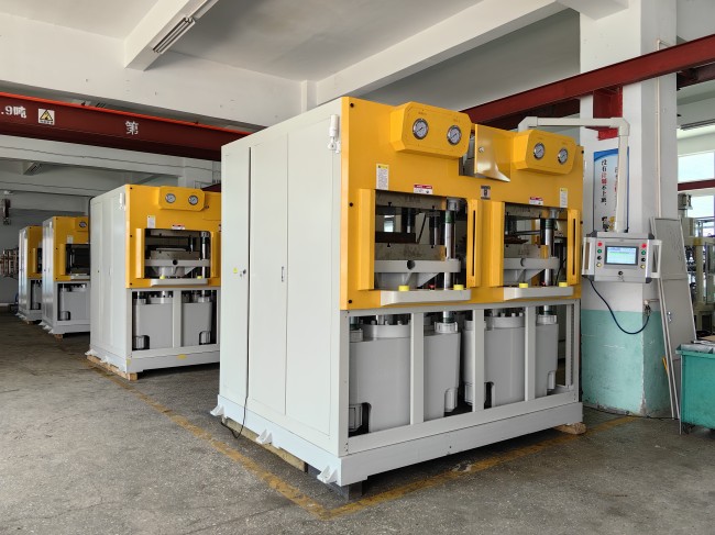 高爾夫球具、運動器材成型使用碳纖維熱壓機